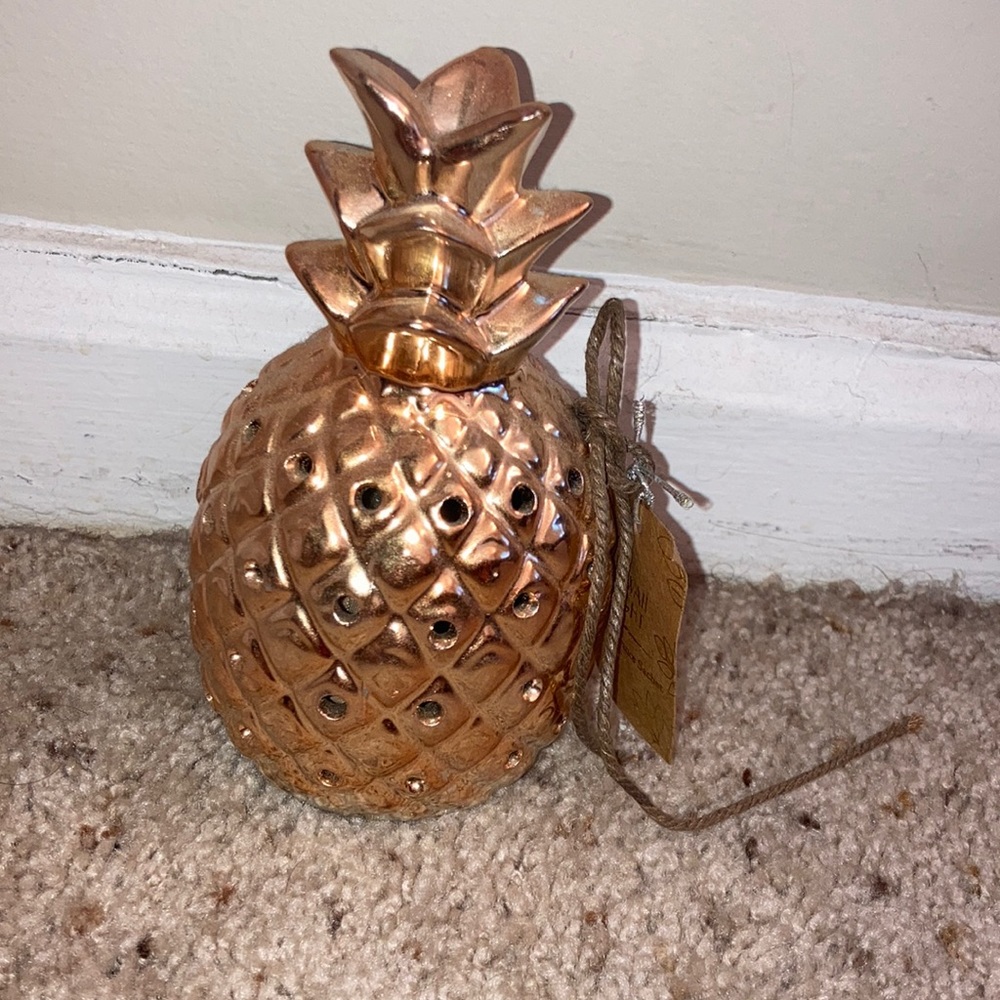 Gold Pineapple